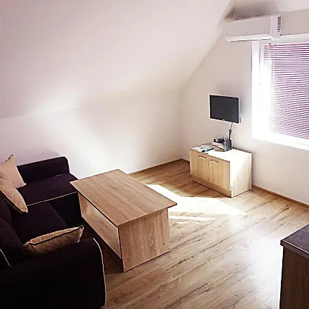 Orange Briz Apartment *