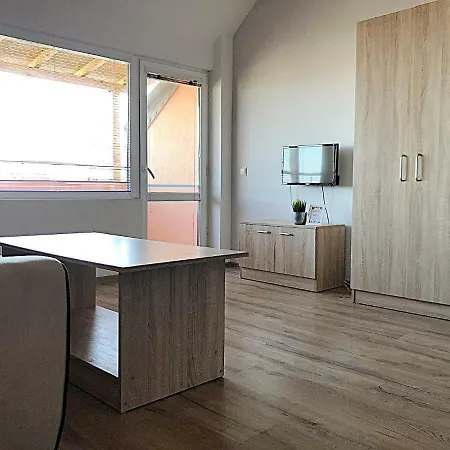 Orange Briz Apartment *